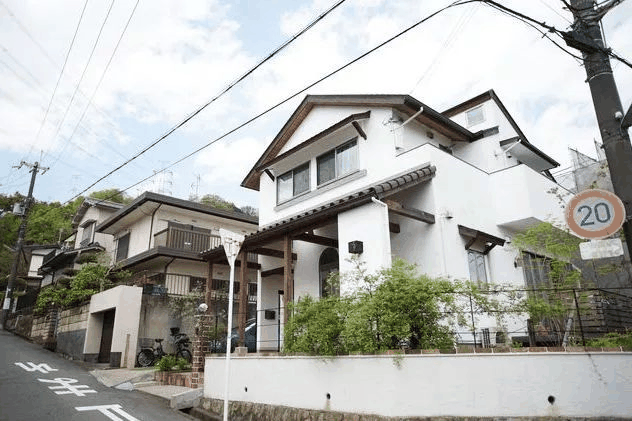 為什么在日本窮人住別墅，富人住公寓？